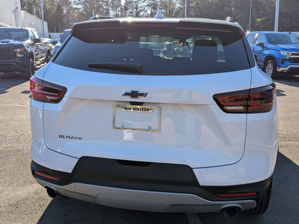 Used 2025 Chevrolet Blazer LT w/ Sound & Technology Package image 3