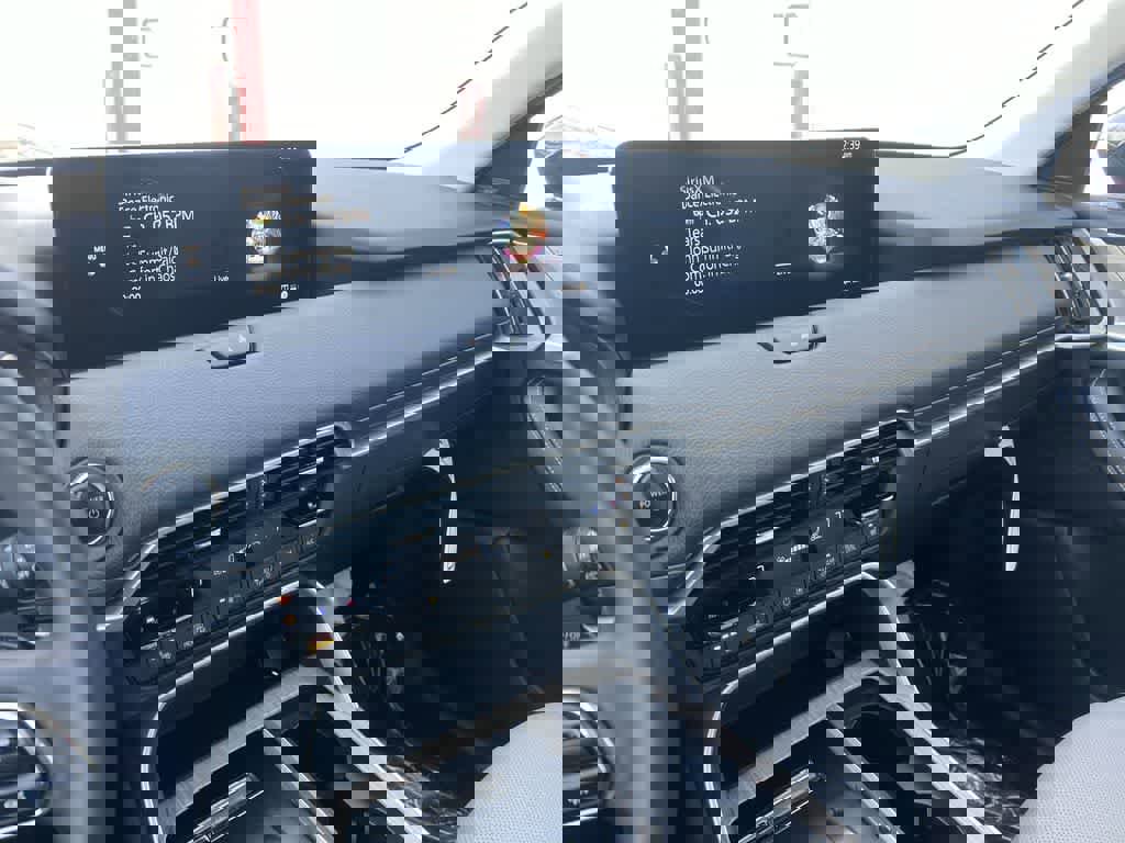 Certified 2025 MAZDA CX-90 Plug-In Hybrid w/Premium Sport image 28