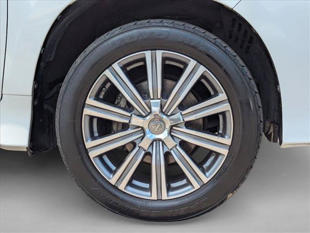 Used 2016 Lexus LX 570 4WD w/ Luxury Package image 25