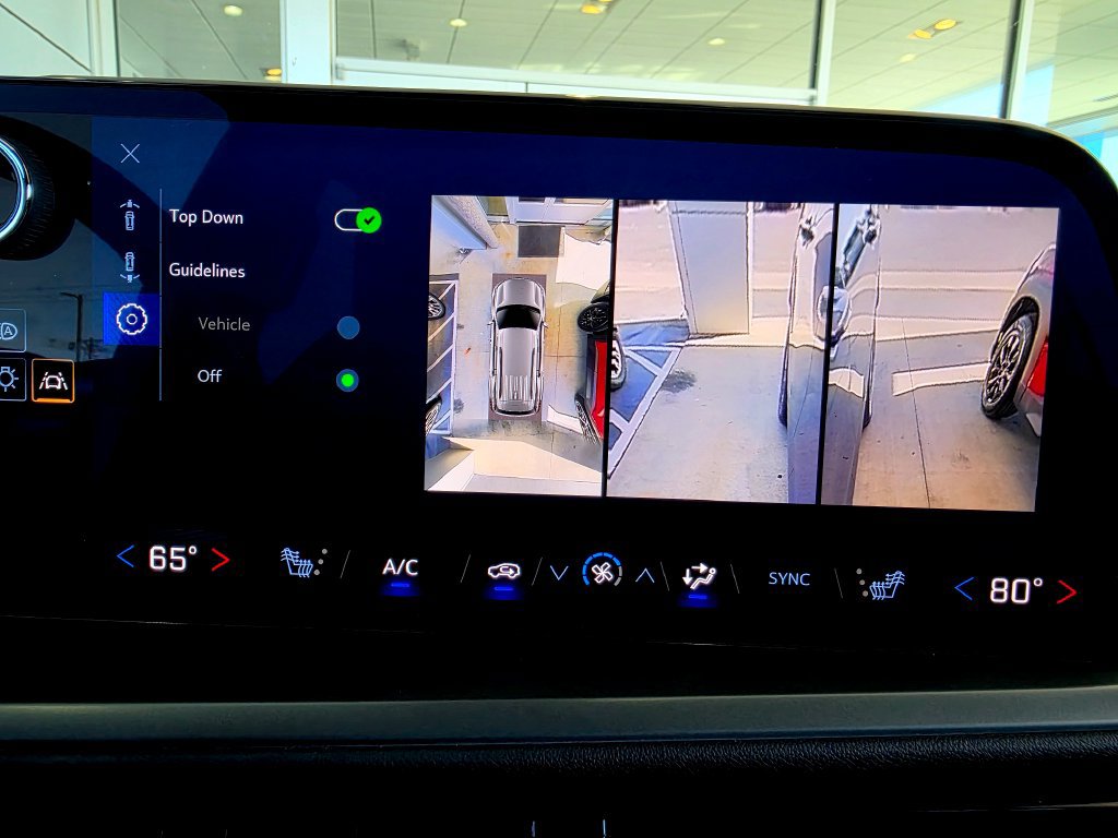 Used 2024 Chevrolet Traverse LT w/ LPO, Floor Liner Package AWD/4WD image 57