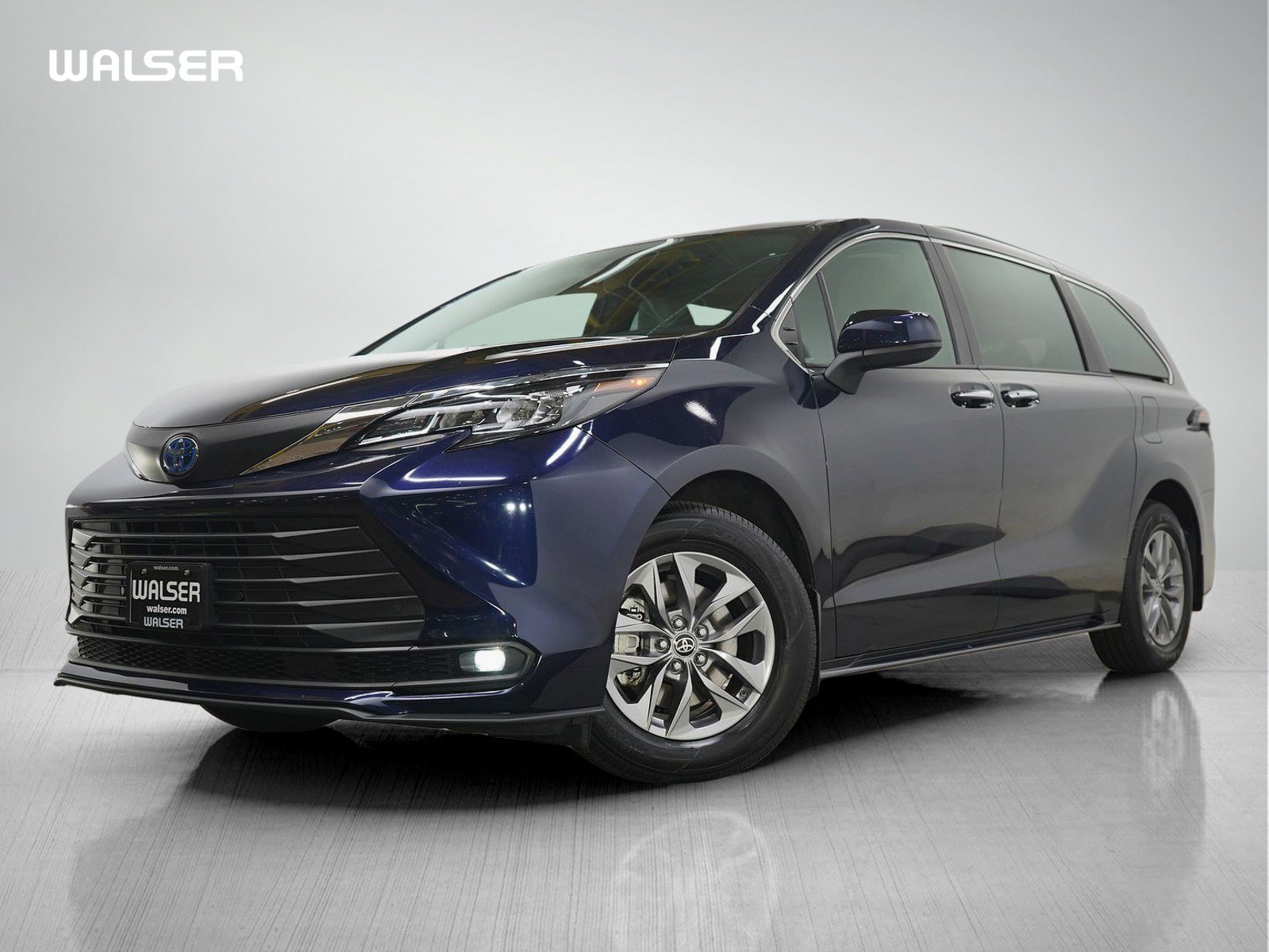 Used 2025 Toyota Sienna XLE