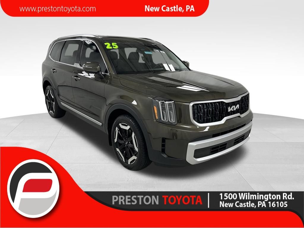 Used 2025 Kia Telluride EX w/ EX Captain's Chair Package