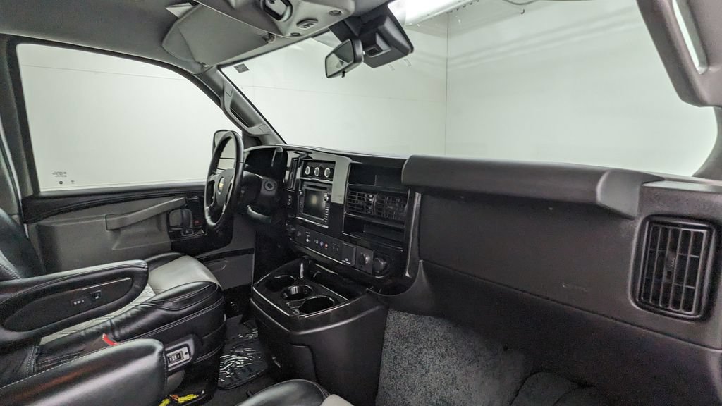 Used 2020 Chevrolet Express 2500 w/ Enhanced Convenience Package RWD image 40