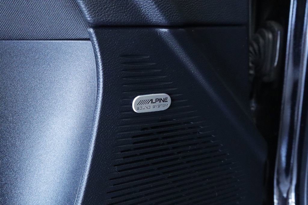 Used 2016 Dodge Challenger R/T RWD image 21
