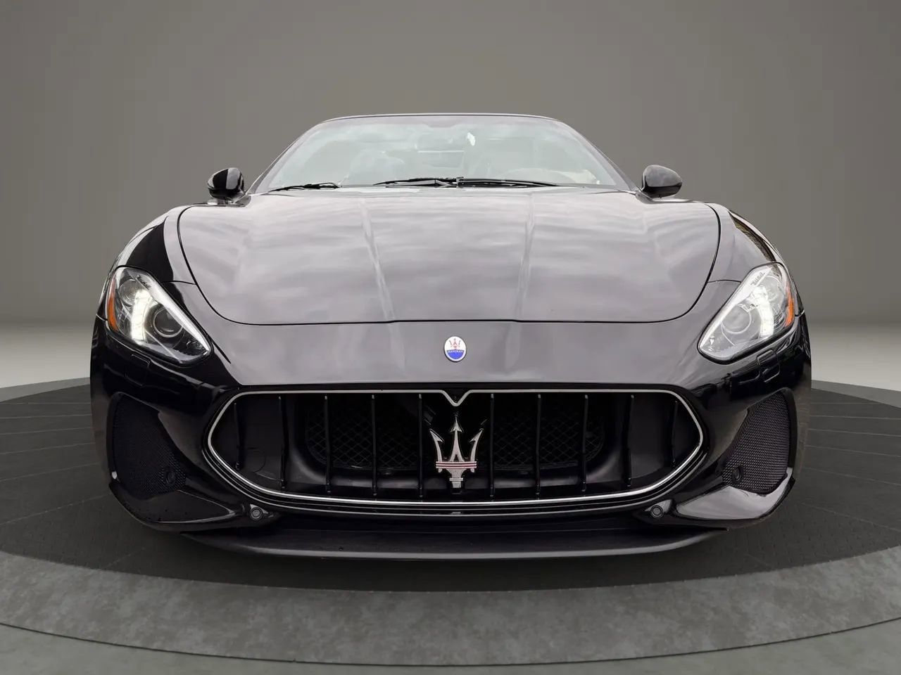 Used 2018 Maserati GranTurismo Sport image 3