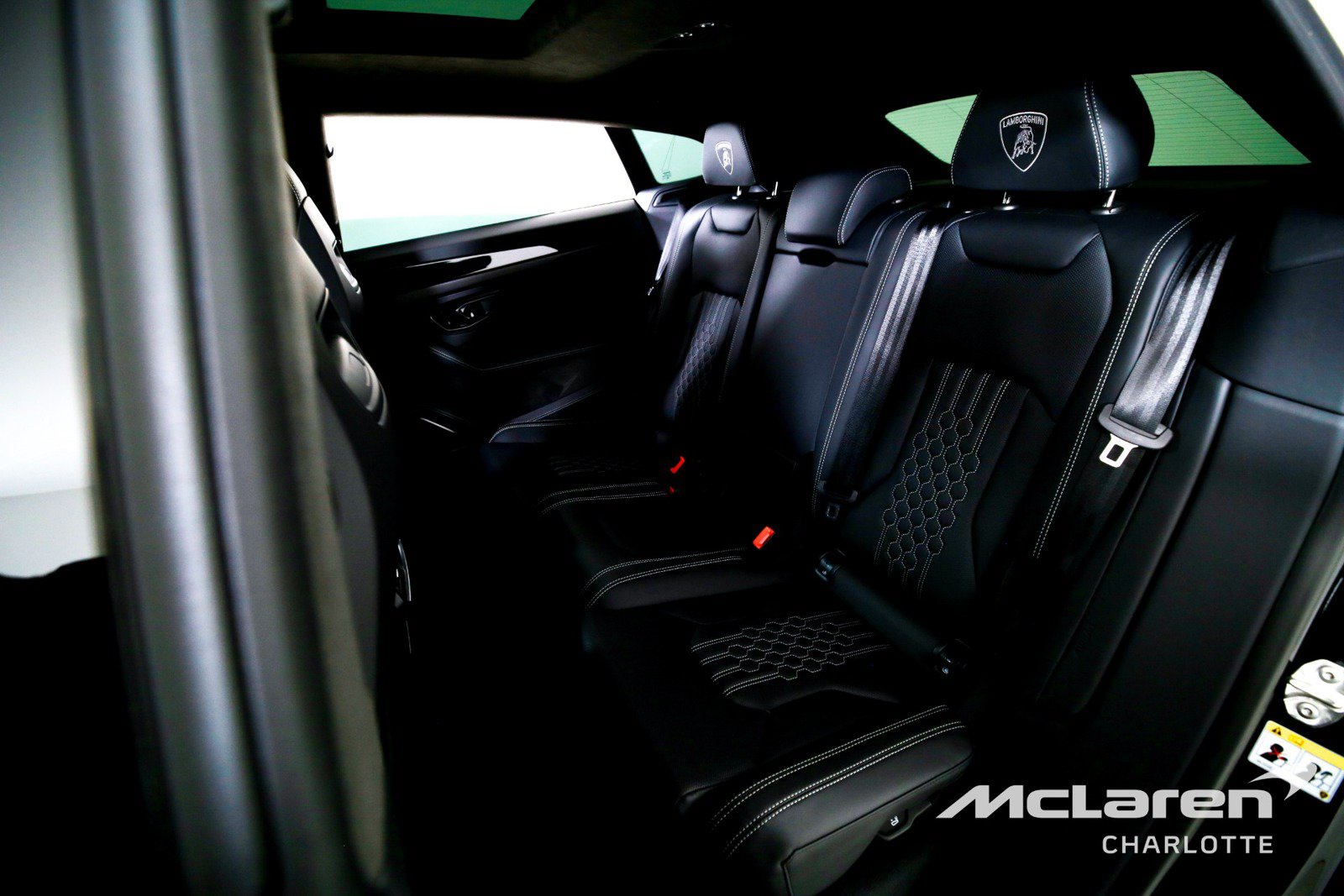Used 2025 Lamborghini Urus SE AWD/4WD image 16