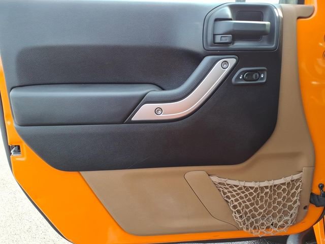 Used 2012 Jeep Wrangler Unlimited Sahara AWD/4WD image 10