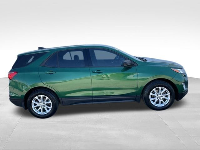 Used 2018 Chevrolet Equinox LS w/ LPO, Protection Package FWD image 4