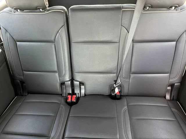 Used 2025 Chevrolet Suburban Premier AWD/4WD image 17