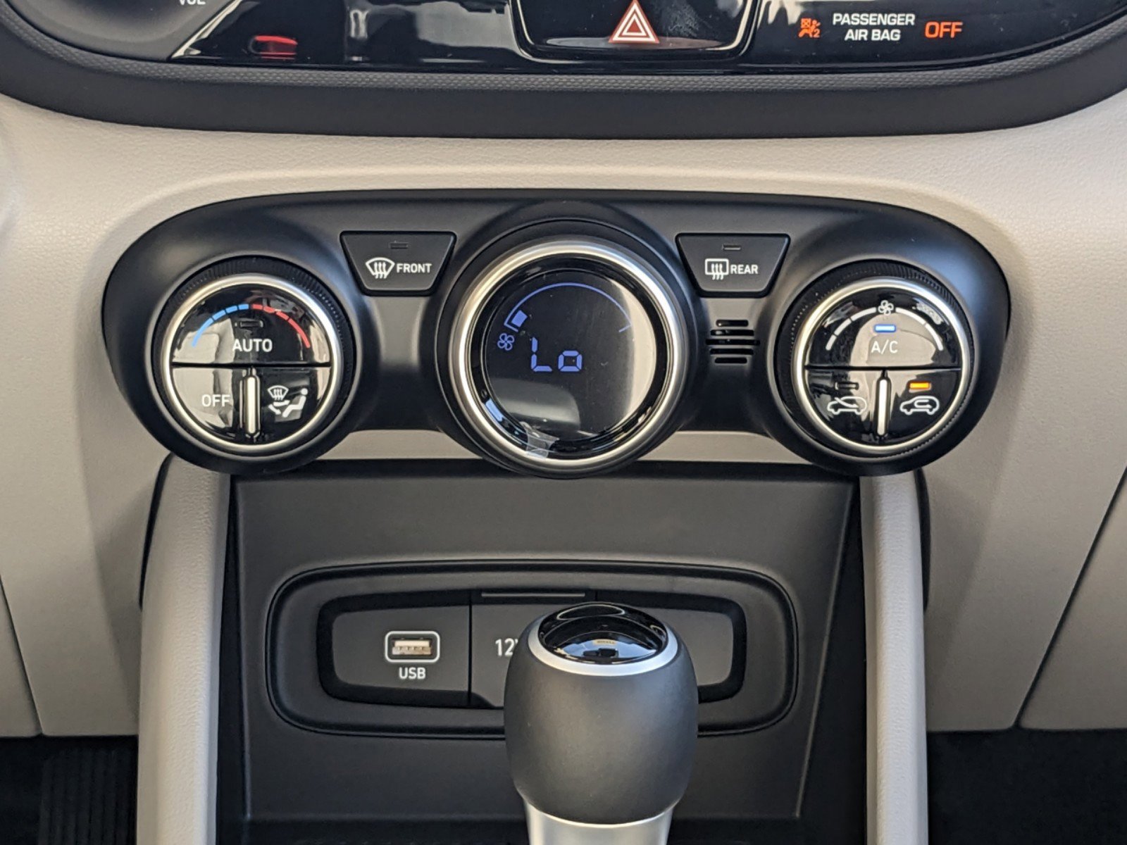 New 2025 Hyundai Venue SEL FWD image 23