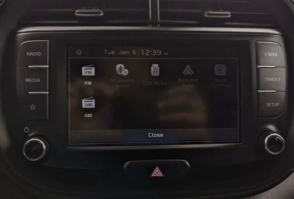 Used 2025 Kia Soul LX w/ LX Technology Package FWD image 24