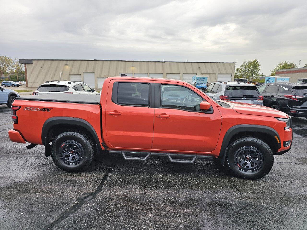Used 2025 Nissan Frontier PRO-4X w/ Pro Convenience Package image 5