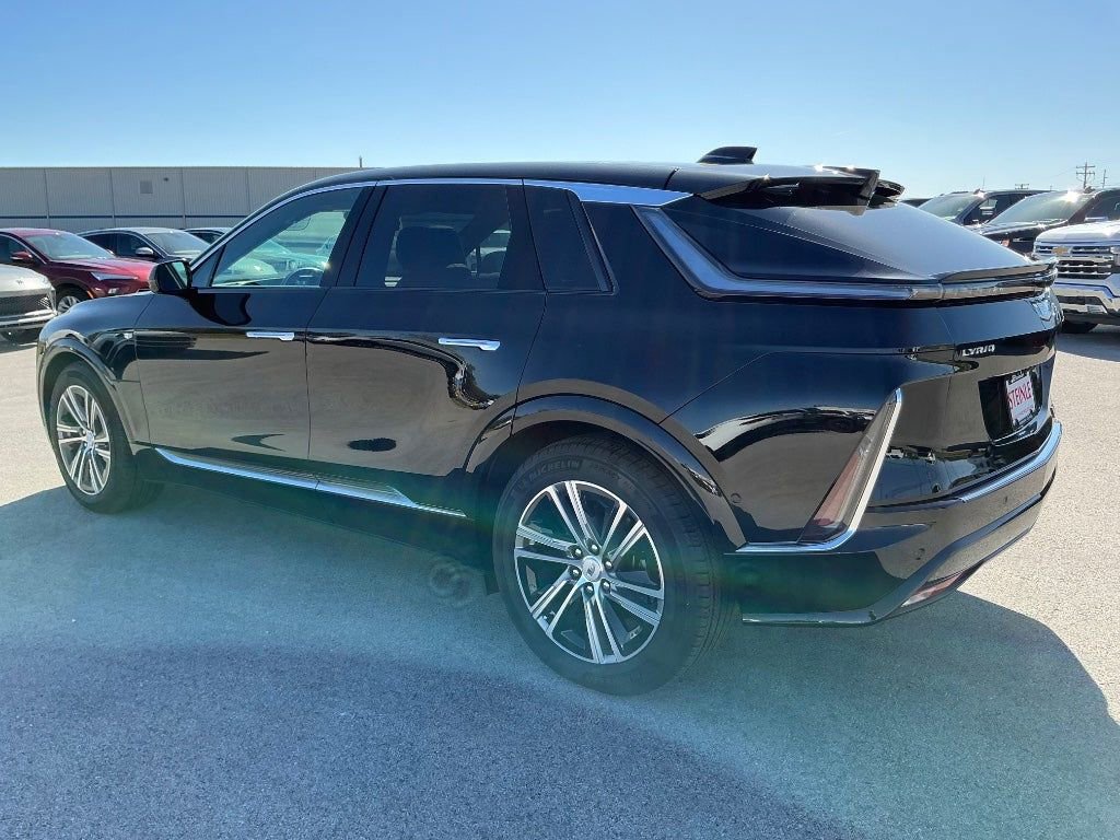 Used 2024 Cadillac Lyriq Luxury image 5