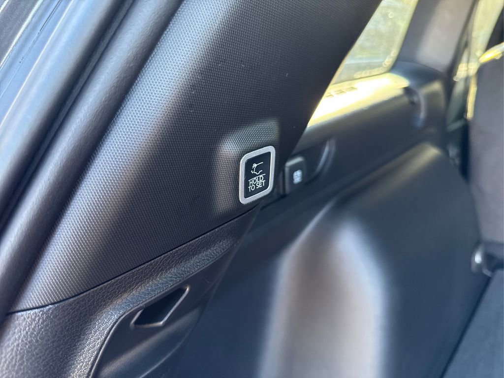 Used 2025 Jeep Grand Cherokee Altitude image 14