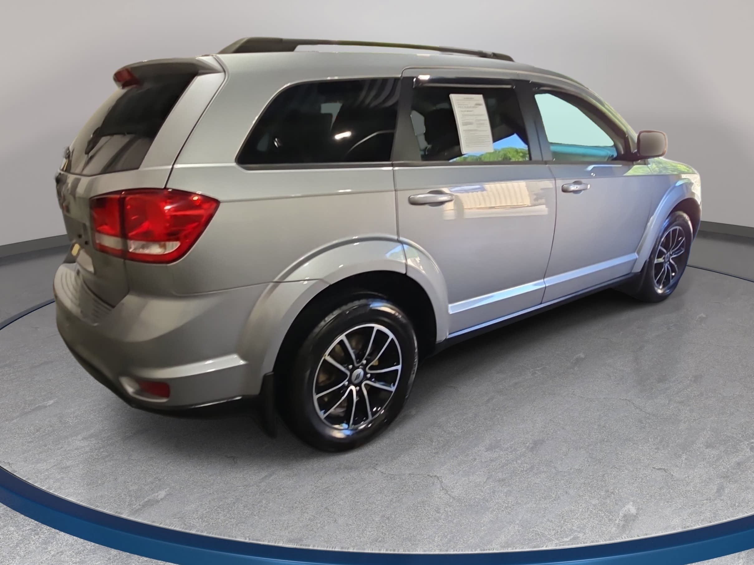Used 2018 Dodge Journey SXT w/ Connectivity Group FWD image 5