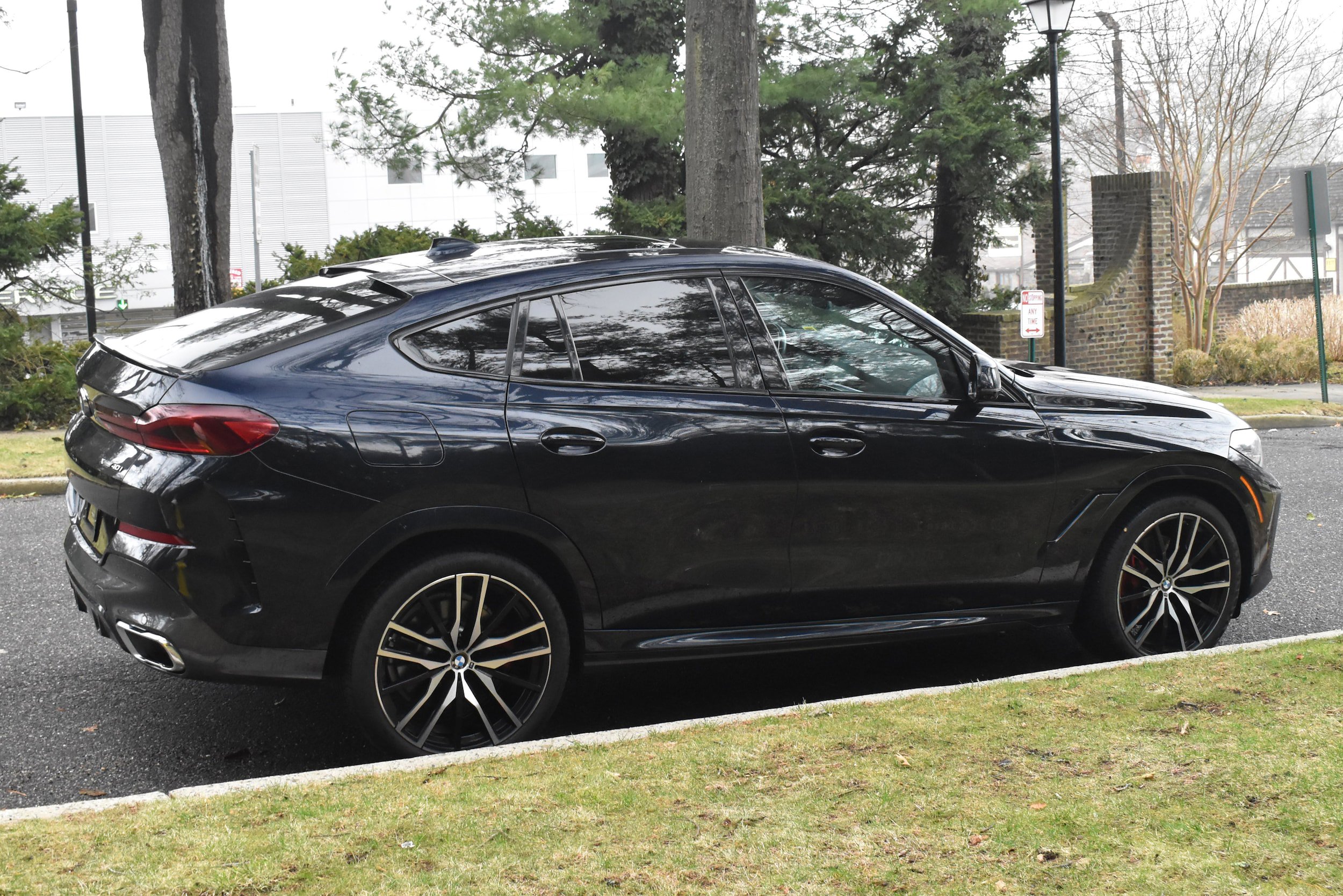 Used 2021 BMW X6 xDrive40i w/ M Sport Package image 8