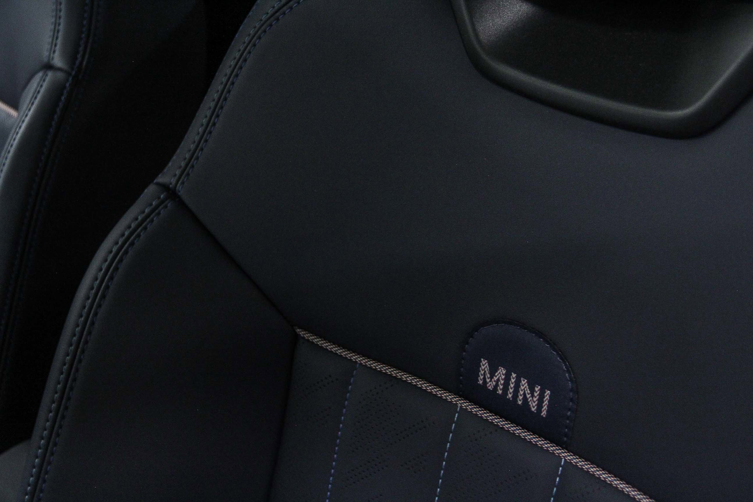 Used 2025 MINI Cooper 2-Door Hardtop image 26