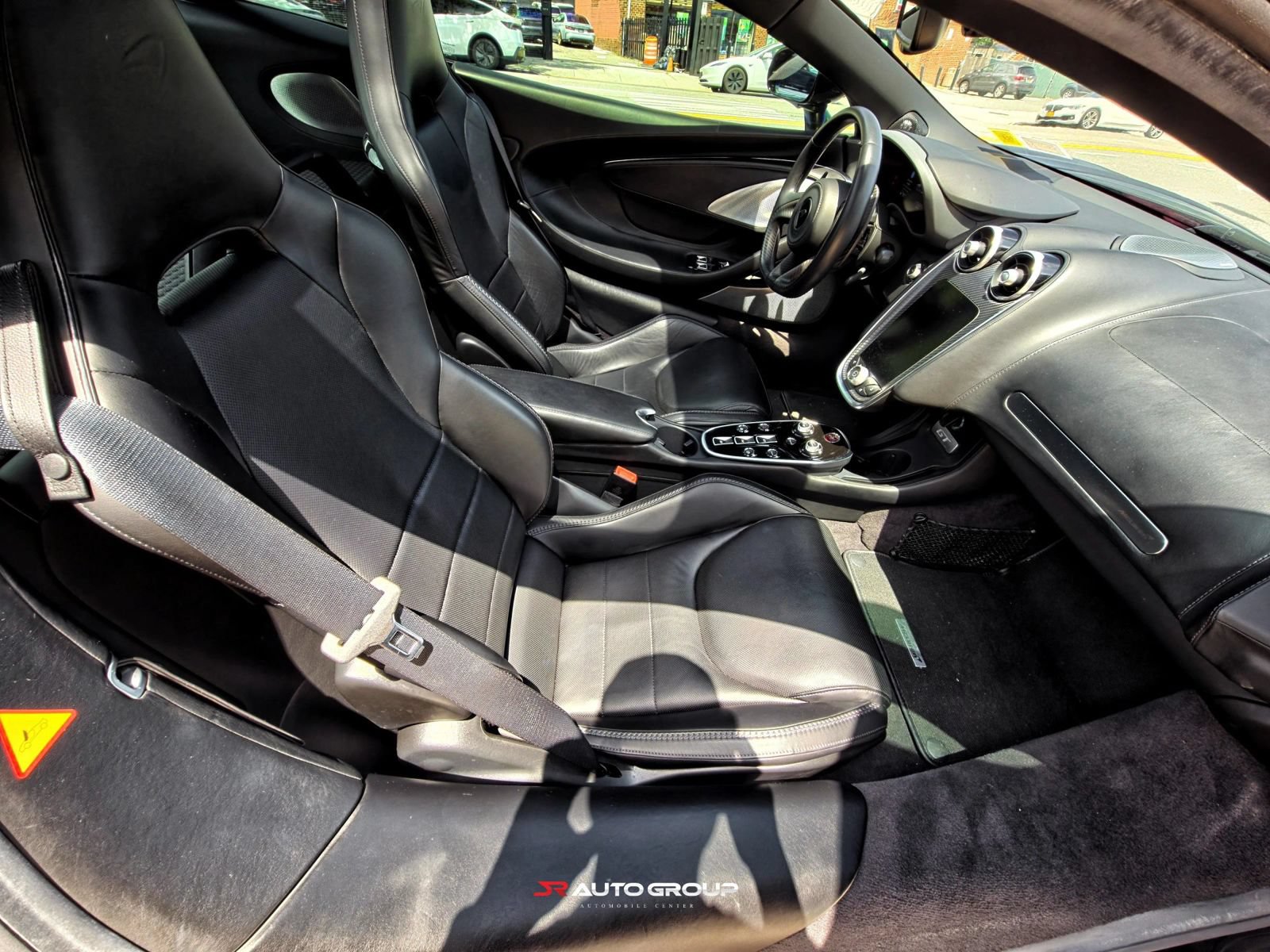 Used 2020 McLaren GT RWD image 38
