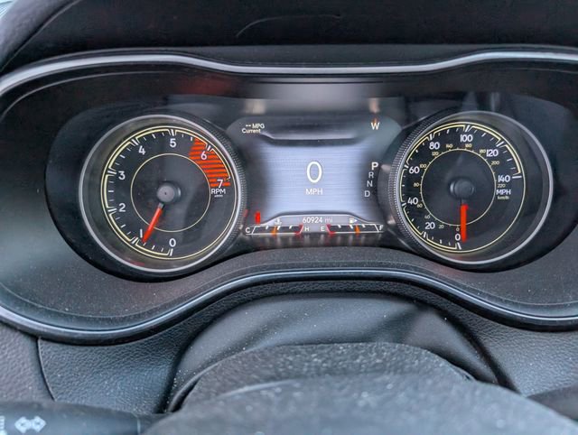 Used 2019 Jeep Cherokee Limited image 11