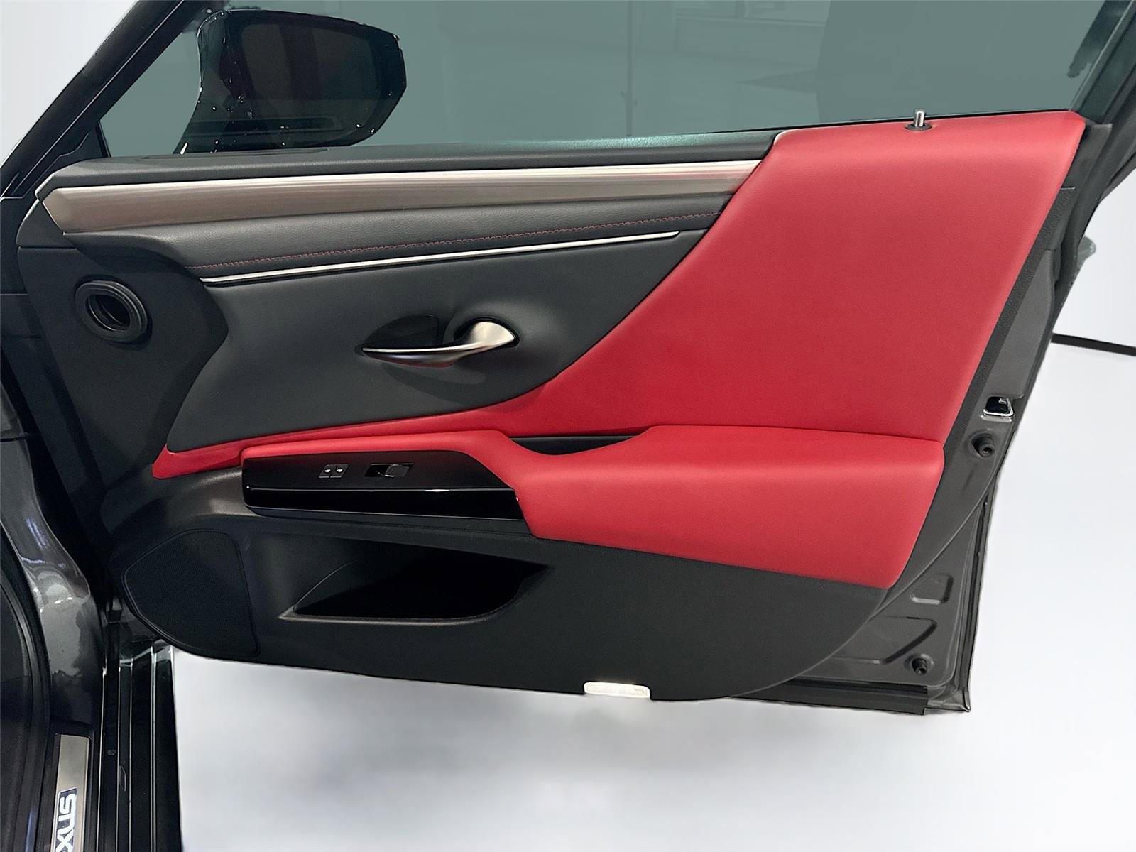 Used 2024 Lexus ES 350 F Sport w/ Accessory Package (Z2) image 11