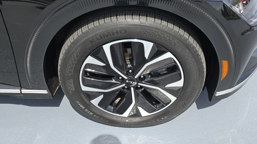 Certified 2024 Kia EV6 Wind AWD/4WD image 11