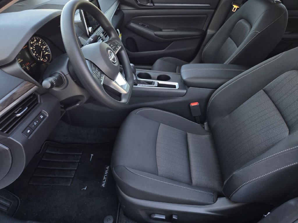 New 2026 Nissan Altima 2.5 SV FWD image 17