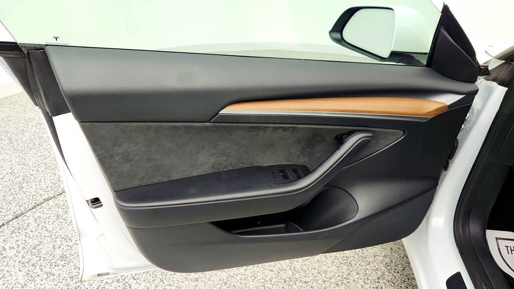 Used 2023 Tesla Model 3 Standard Range image 10