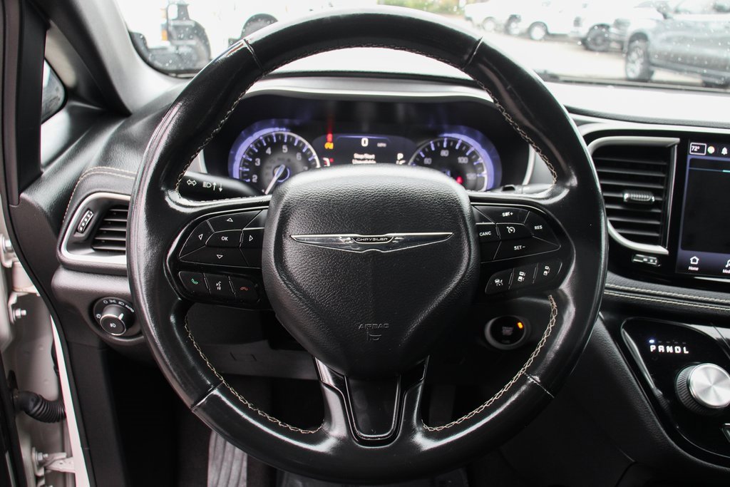 Used 2021 Chrysler Pacifica Touring w/ S Appearance Package image 22