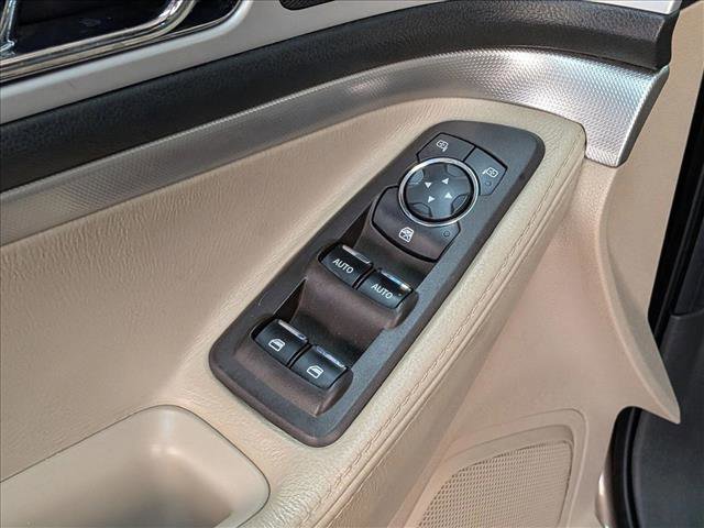 Used 2015 Ford Explorer XLT w/ Equipment Group 202B FWD image 11