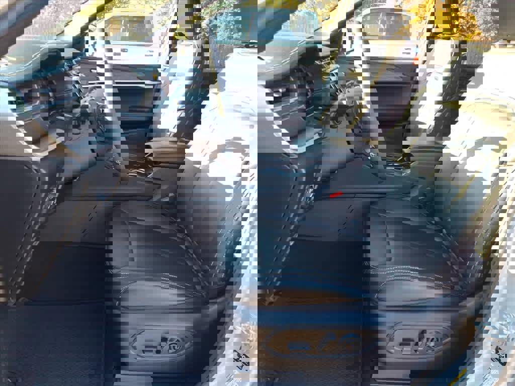 Used 2025 Jeep Grand Cherokee L Limited w/ Black Appearance Package image 40