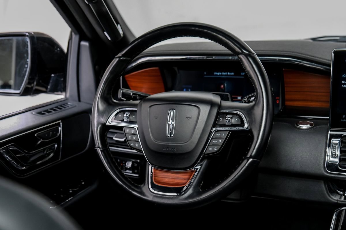 Used 2024 Lincoln Navigator Reserve image 12