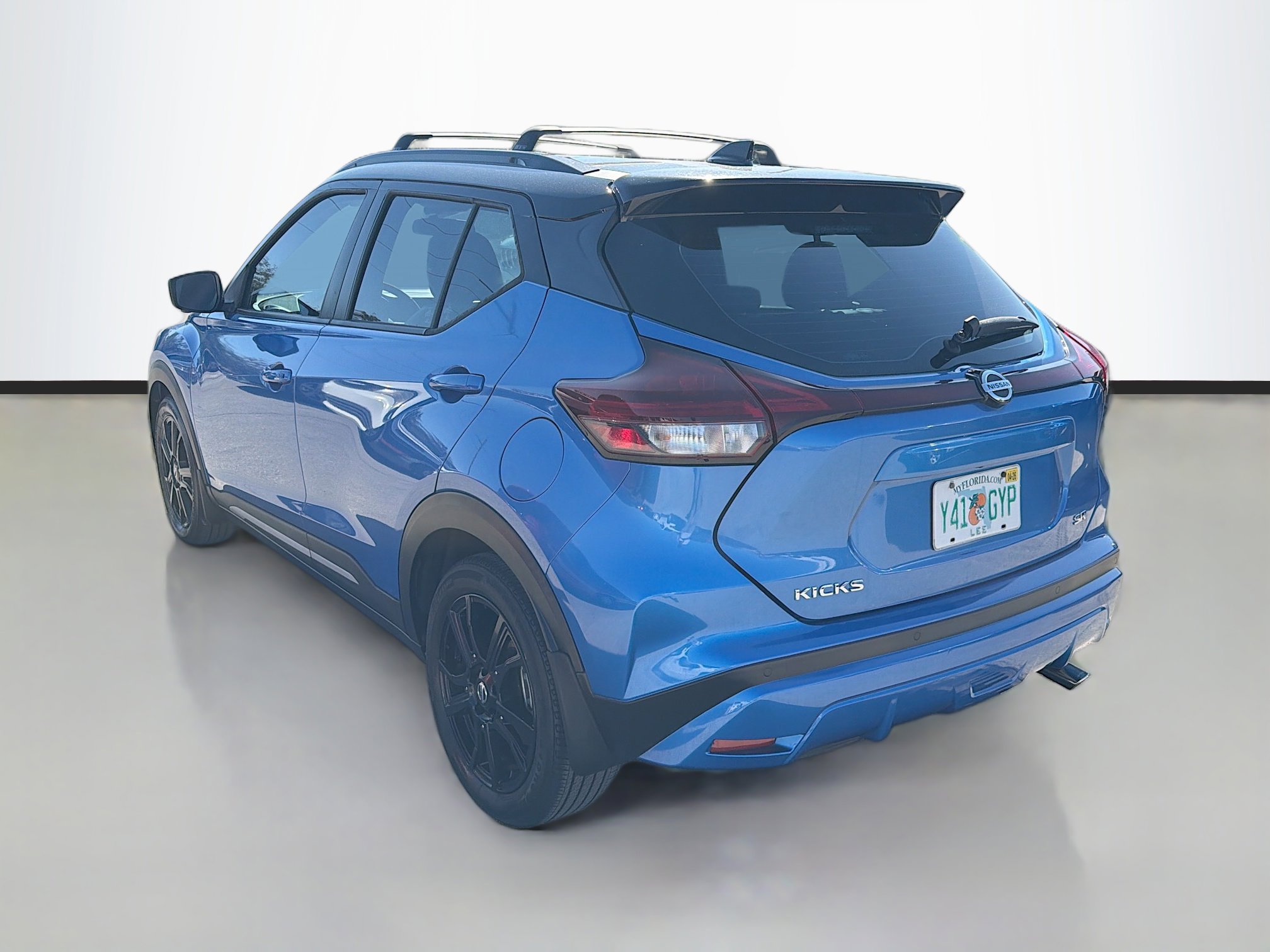 Used 2021 Nissan Kicks SR w/ SR Premium Package image 5