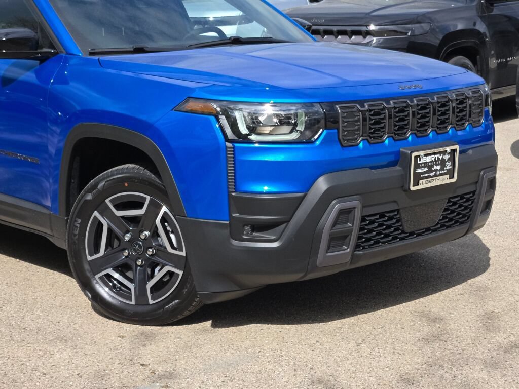 New 2026 Jeep Cherokee Laredo AWD/4WD image 3
