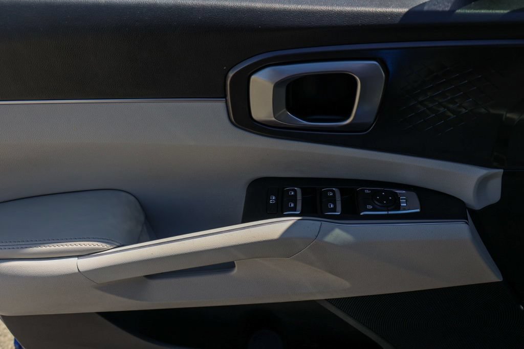 Used 2023 Kia Sorento S w/ Panoramic Sunroof Package FWD image 26