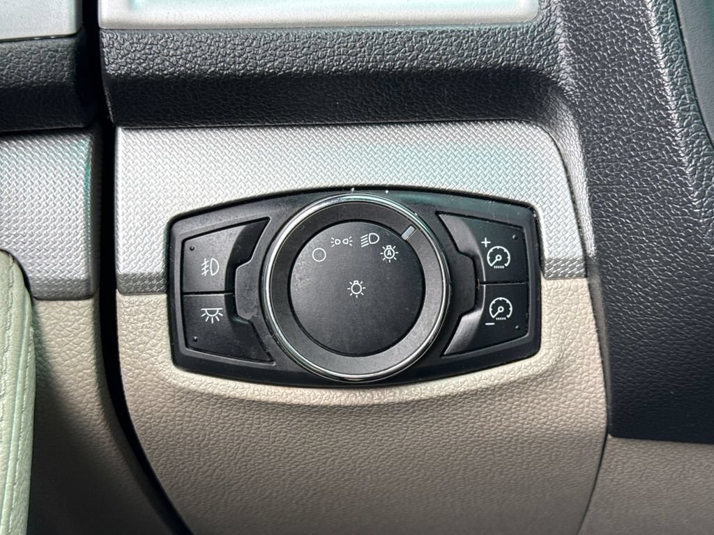Used 2013 Ford Explorer XLT FWD image 36