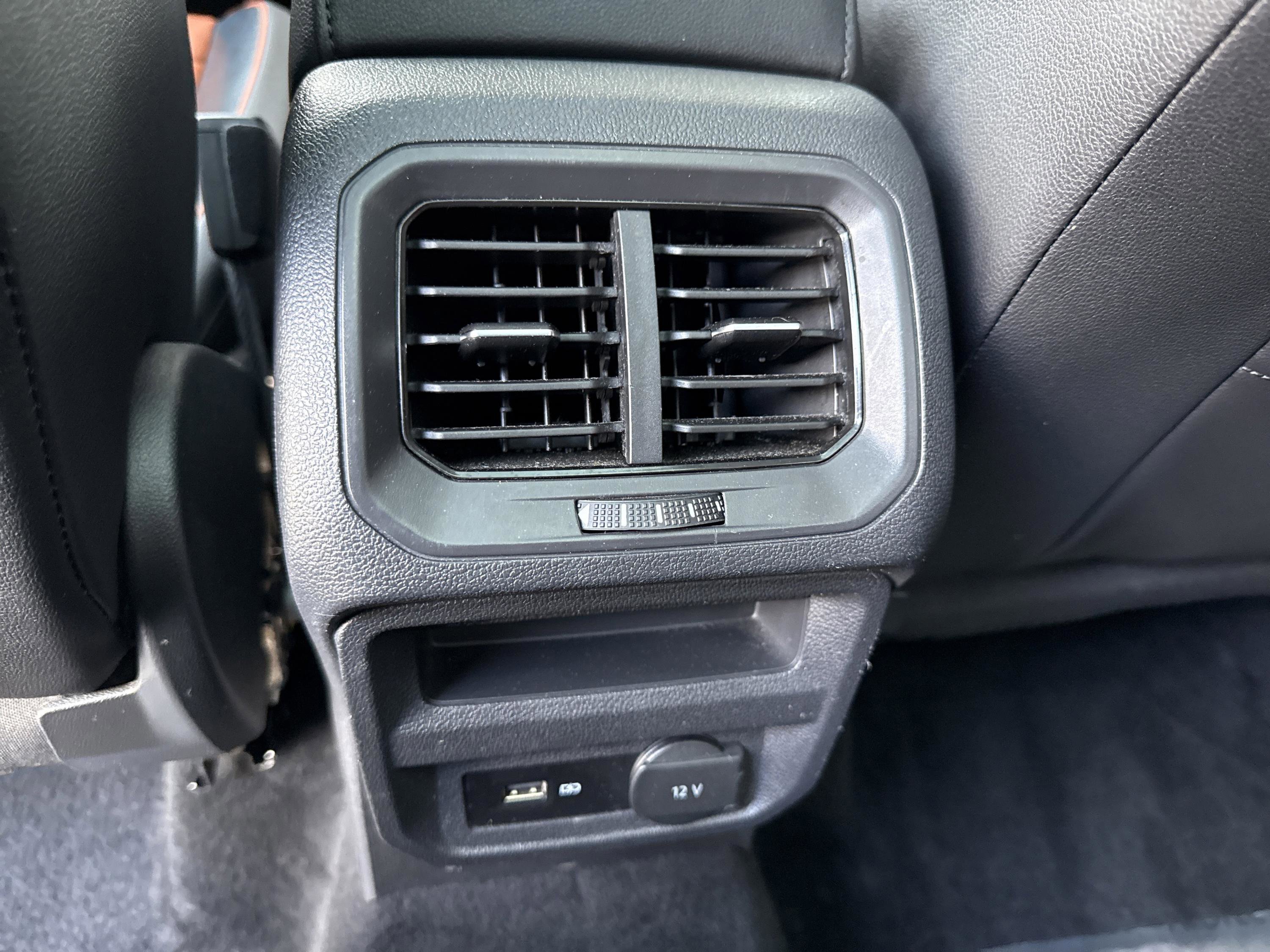 Used 2019 Volkswagen Tiguan SEL Premium image 27