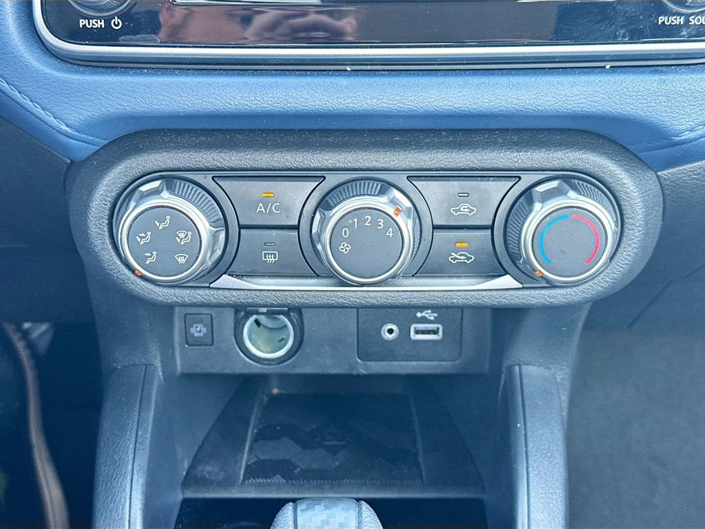 Used 2025 Nissan Versa SV image 15