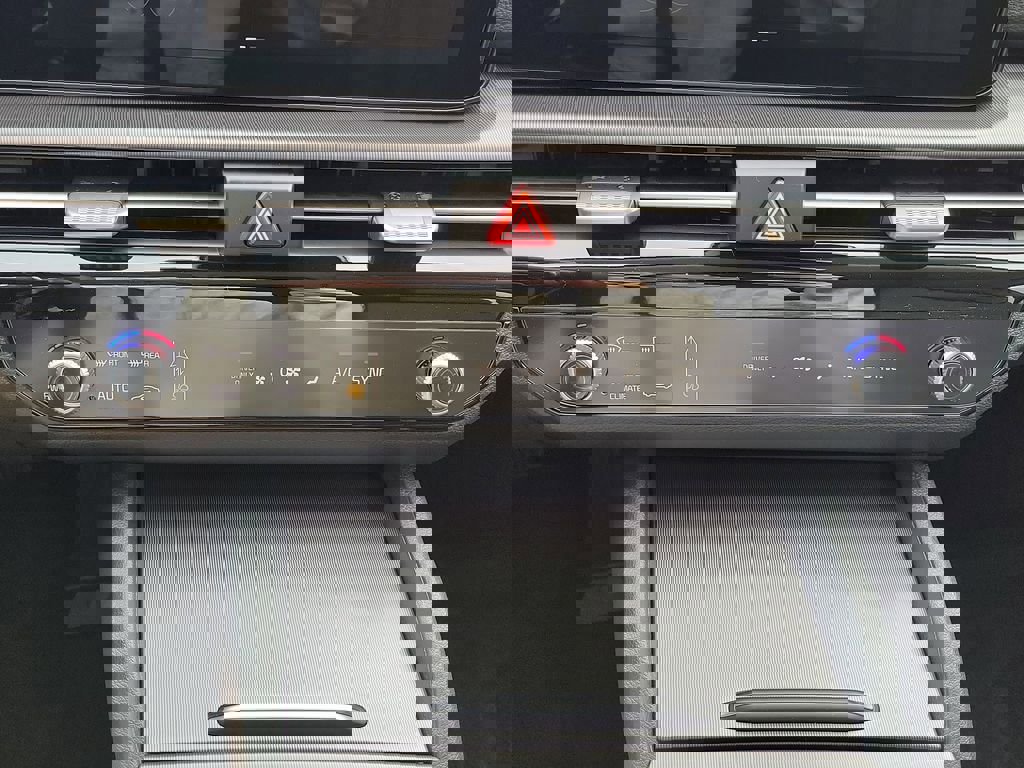 New 2026 Kia Sportage EX w/ EX Panoramic Sunroof Package image 34