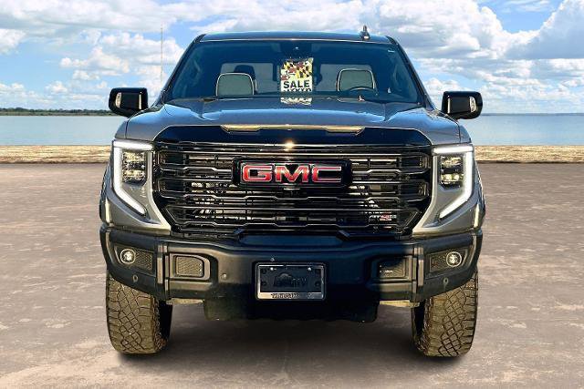 Used 2024 GMC Sierra 1500 AT4X image 2