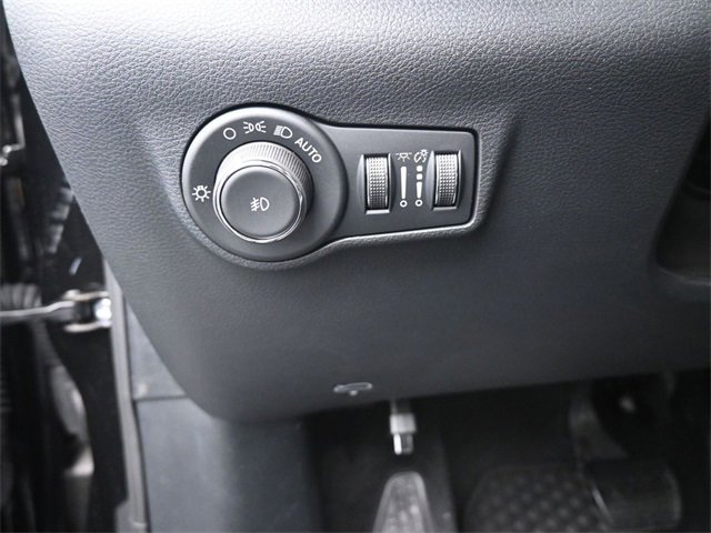 New 2025 Jeep Compass Latitude w/ Sun & Sound Group image 33