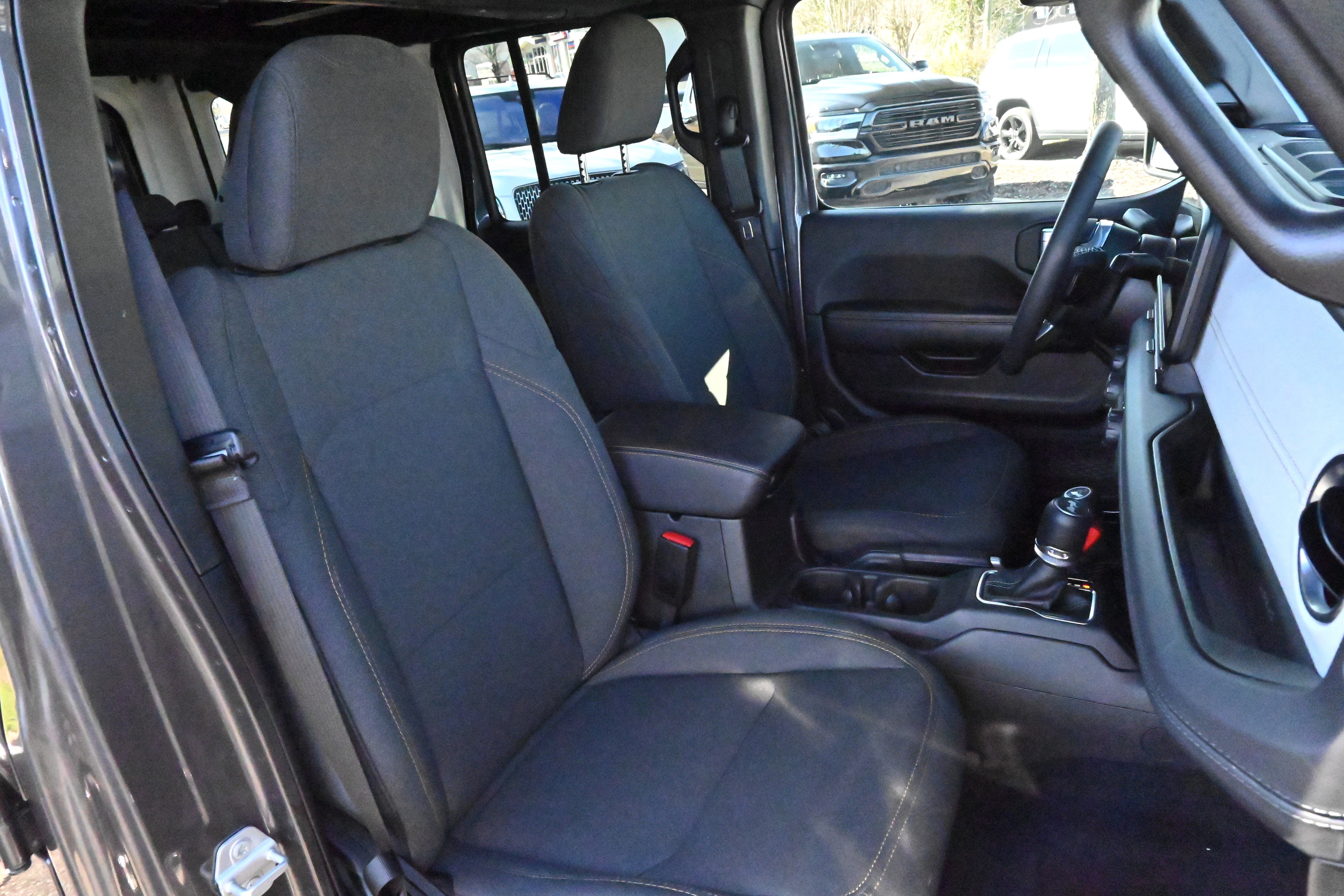 Used 2025 Jeep Wrangler Sahara w/ Safety Group image 20