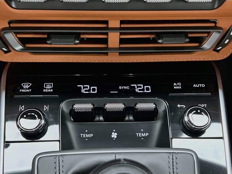 Certified 2023 Porsche 911 Sport Classic RWD image 17