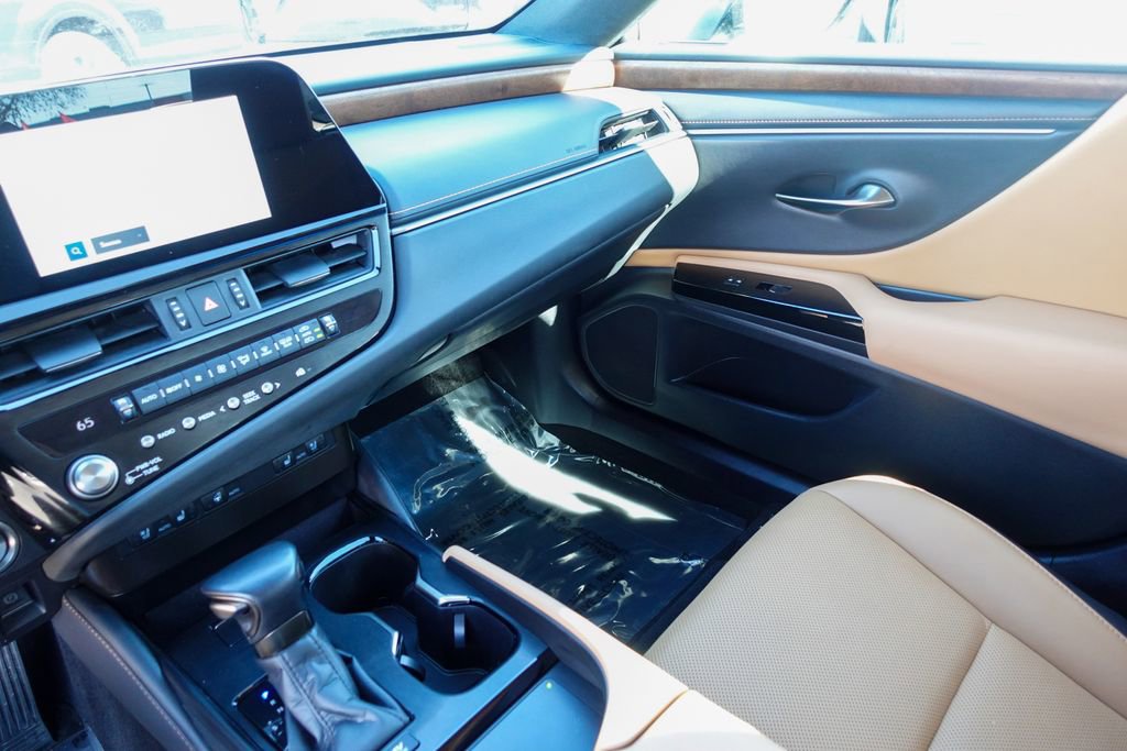 Used 2025 Lexus ES 300h w/ Premium Package image 21