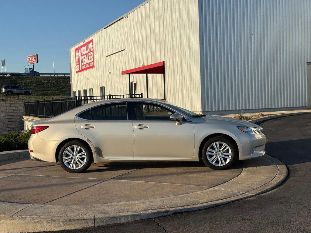 Used 2015 Lexus ES 350 w/ Premium Package image 2