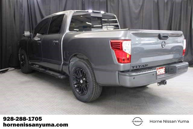 Used 2019 Nissan Titan SV w/ SV Convenience Package RWD image 16
