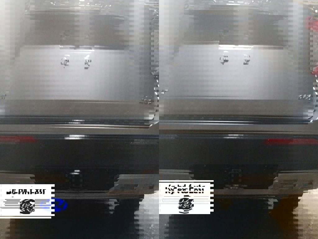 Used 2021 Ford Explorer XLT w/ Equipment Group 202A image 11