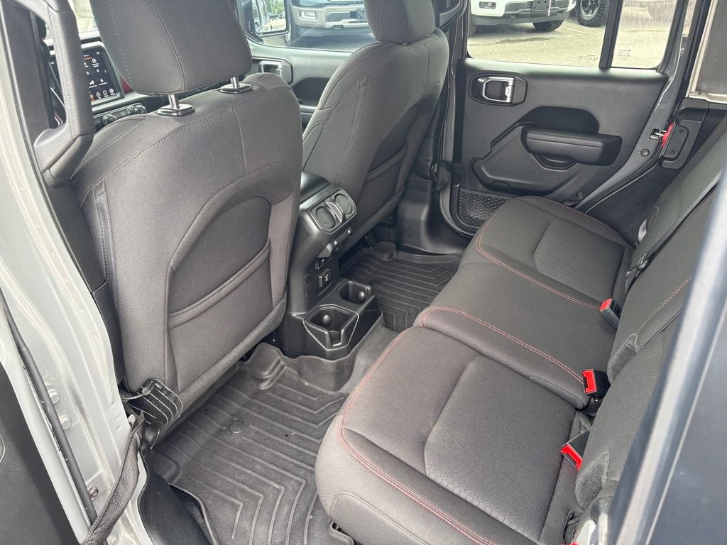 Used 2023 Jeep Wrangler Unlimited Rubicon w/ Cold Weather Group AWD/4WD image 15