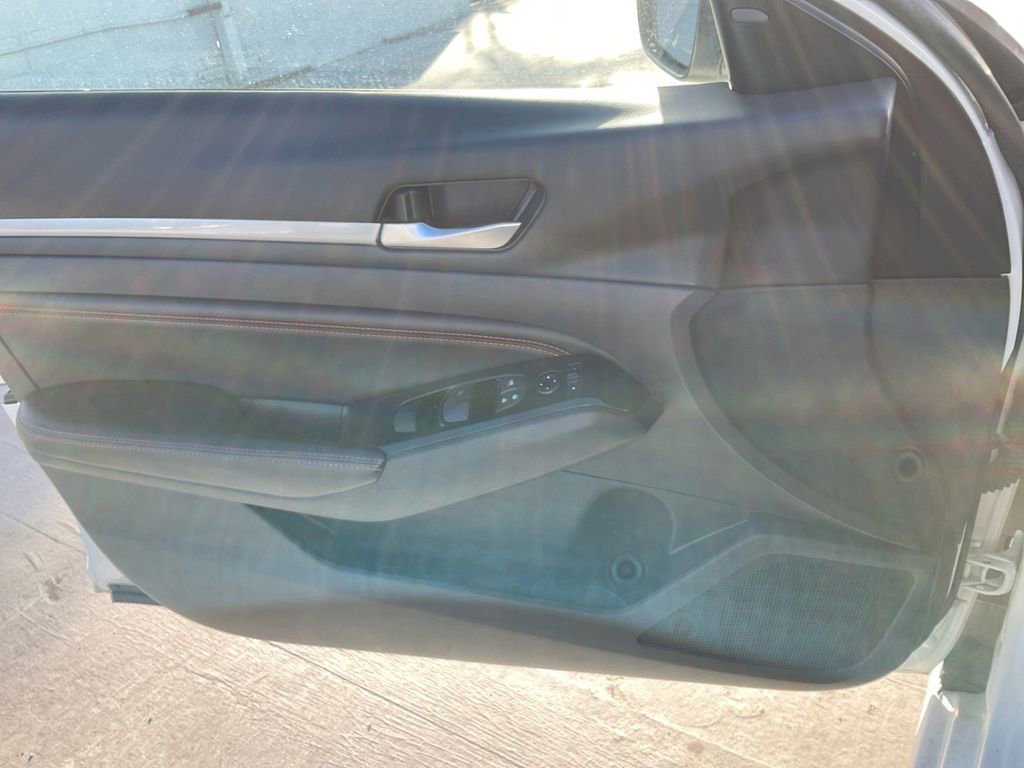 Used 2023 Nissan Altima 2.5 SR image 11