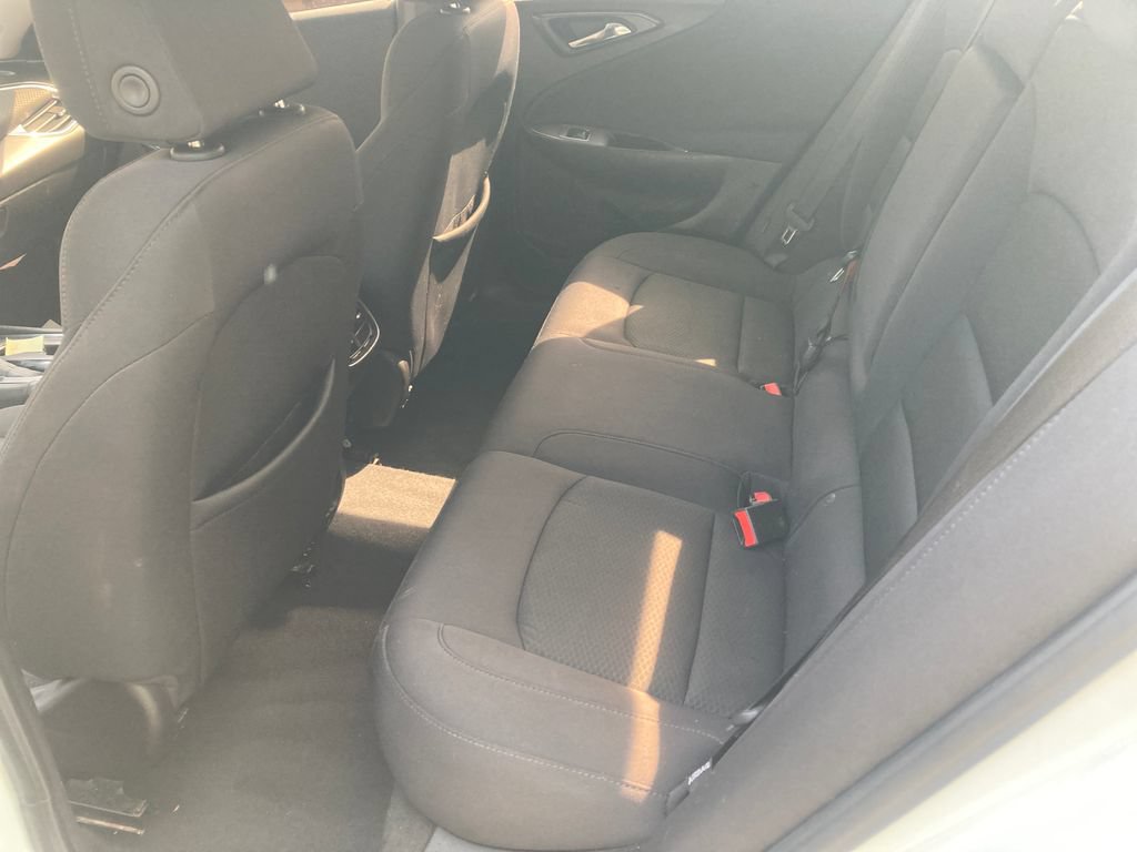 Used 2017 Chevrolet Malibu LT FWD image 32