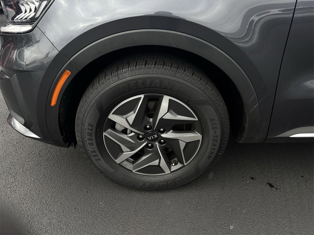 Used 2021 Kia Sorento S image 16